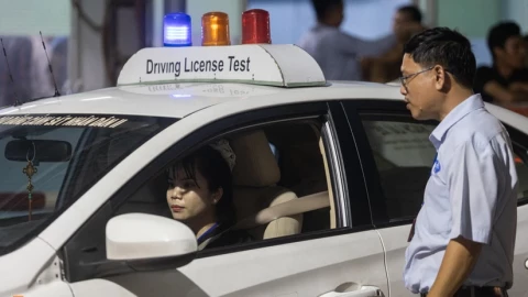 Yêu cầu mới với người học lái xe từ tháng 9