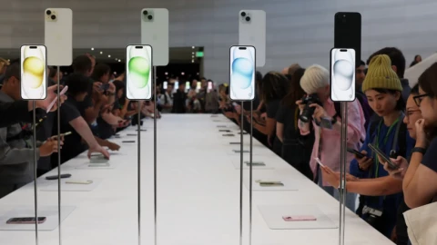 Bloomberg bất ngờ tiết lộ sớm toàn bộ những đổi mới trên iPhone 17