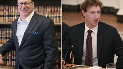 Mark Zuckerberg kiện Mark Zuckerberg vì bị khóa Facebook 5 lần