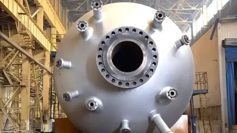 Lò phản ứng hydro hóa 3.000 tấn: Làm thế nào Trung Quốc biến dầu nặng bị bỏ đi thành “vàng lỏng” khiến phương Tây bất ngờ?