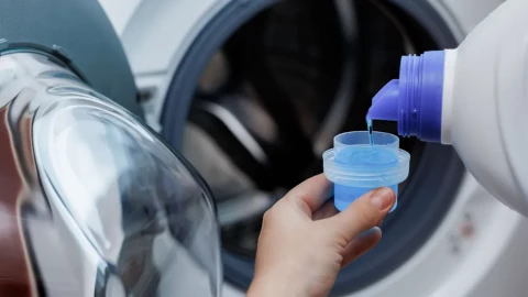 Những dấu hiệu bạn đang dùng quá nhiều bột/nước giặt