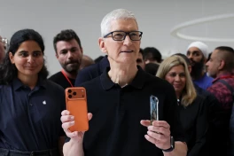 CEO 1 nhà mạng lớn ở Mỹ kết luận chua chát: iPhone hết thời rồi! Đừng mơ mộng siêu chu kỳ nữa!