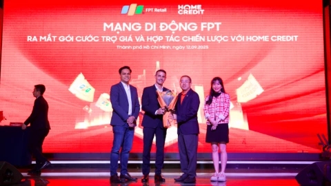 Mạng di động FPT ra mắt gói cước trợ giá thiết bị đến 2,5 triệu đồng, bắt tay Home Credit triển khai trả góp 0% lãi suất