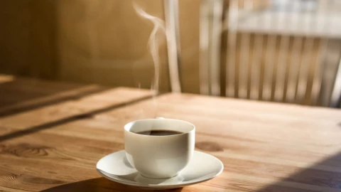 Hai khung giờ vàng để uống cà phê trong ngày