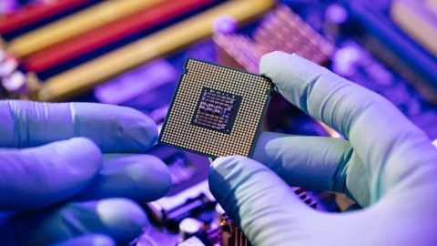 Trung Quốc khởi xướng hai cuộc điều tra nhắm thẳng vào chip Mỹ
