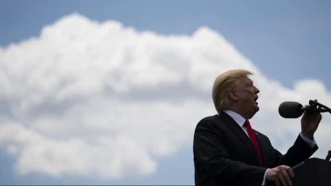 Cực căng: Tổng thống Trump kiện New York Times tội phỉ báng, đòi bồi thường 400 nghìn tỷ đồng