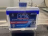 Nước vệ sinh máy rửa bát Finish để bị tách màu có phải là hàng fake?