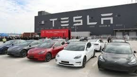 Trung Quốc lại làm Mỹ “nóng mặt”khi cho phép Tesla thực hiện việc chưa hề được cho phép