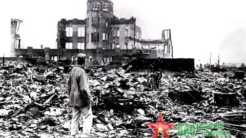 Không phải hai quả bom nguyên tử thả xuống Hiroshima và Nagasaki, nguyên nhân nào khiến Nhật Bản buộc đầu hàng chỉ sau vài ngày ?
