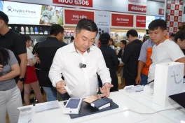 Sắp có iPhone Air và iPhone 17 Pro Max mạ vàng đầu tiên thế giới, do chính tay người Việt thực hiện