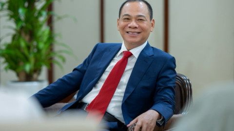 Tỷ phú Phạm Nhật Vượng "không quan tâm" đến giá cổ phiếu Vinfast lúc này. Vì sao?