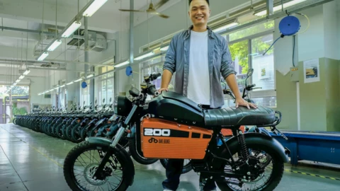 Từng bị chê không ai mua, hãng xe điện Việt Nam cạnh tranh Vinfast huy động thành công 22 triệu USD,