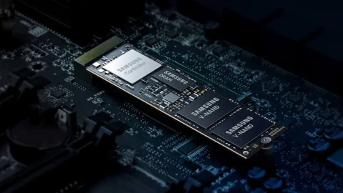 Giá RAM và ổ cứng SSD sắp "dựng đứng" sau quyết định của Samsung