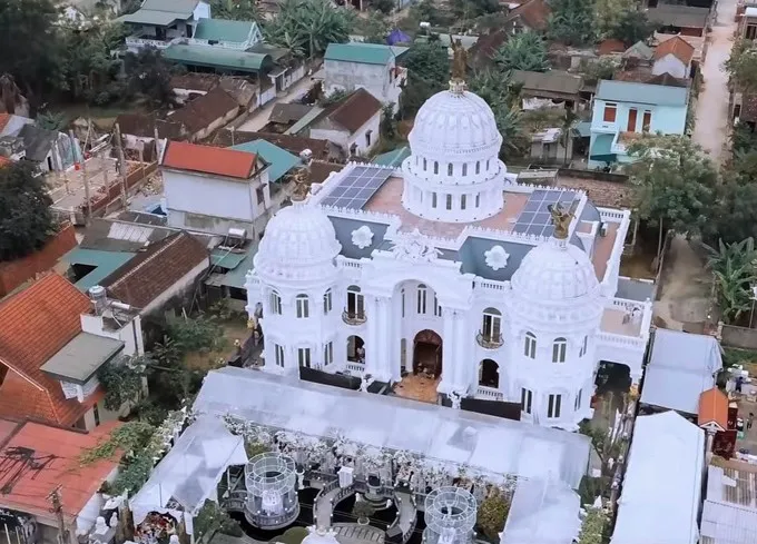 Nhà giàu Việt xây nhà riêng thế nào? Bạch dinh thự Xuân Trường là một ví dụ