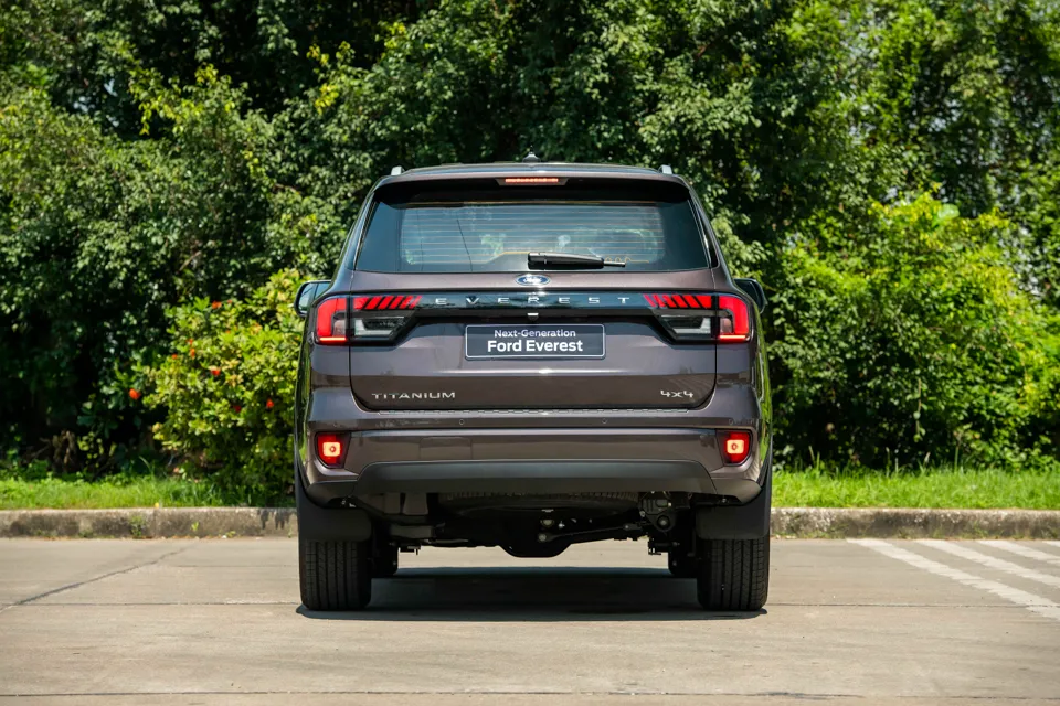 Ford Everest thế hệ mới ra mắt, giá từ 1,099 tỷ đồng