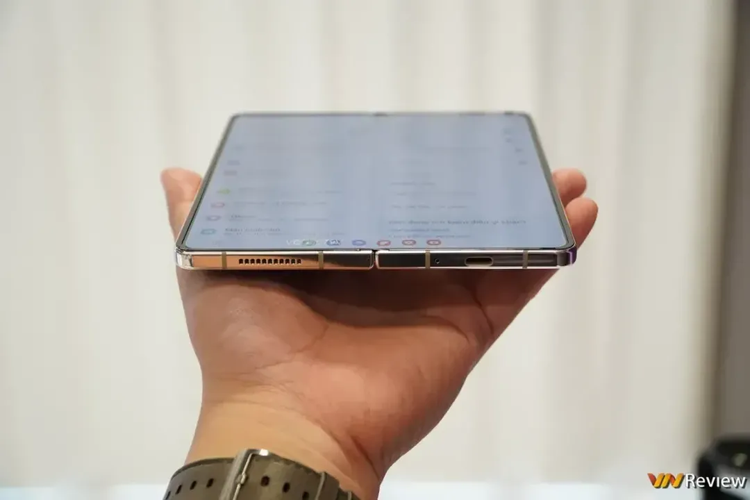 Samsung Galaxy Z Fold4 giá bao nhiêu? Những điểm gì ấn tượng?