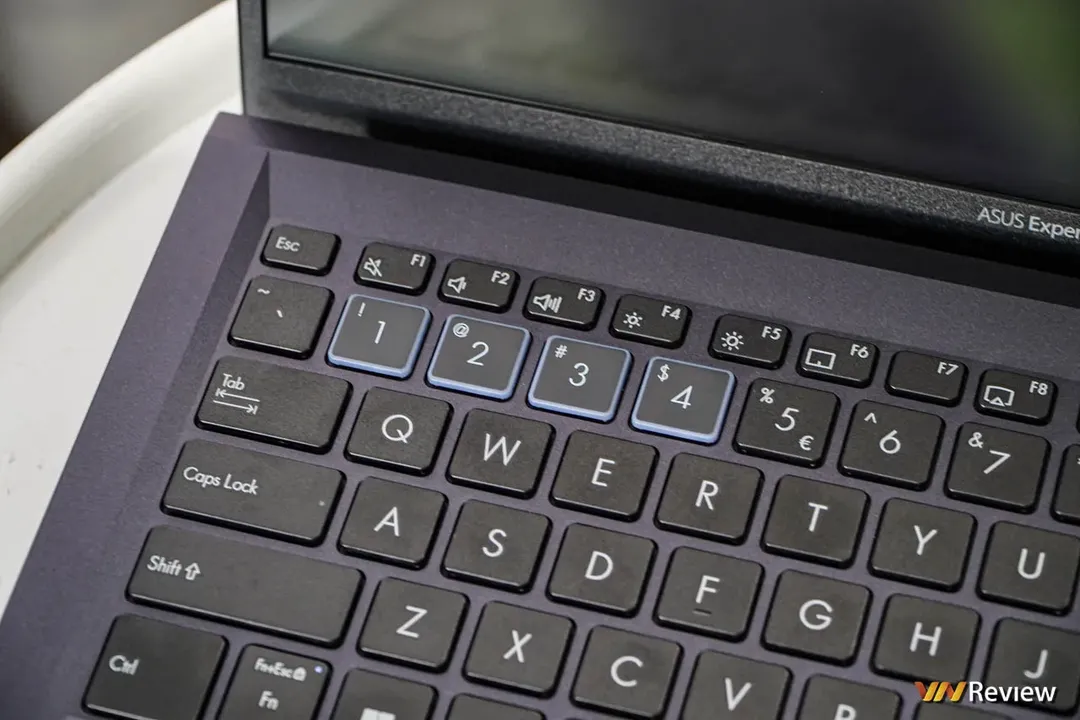 Đánh giá Asus ExpertBook B1 2022: laptop “chuẩn bài” cho doanh nghiệp vừa và nhỏ