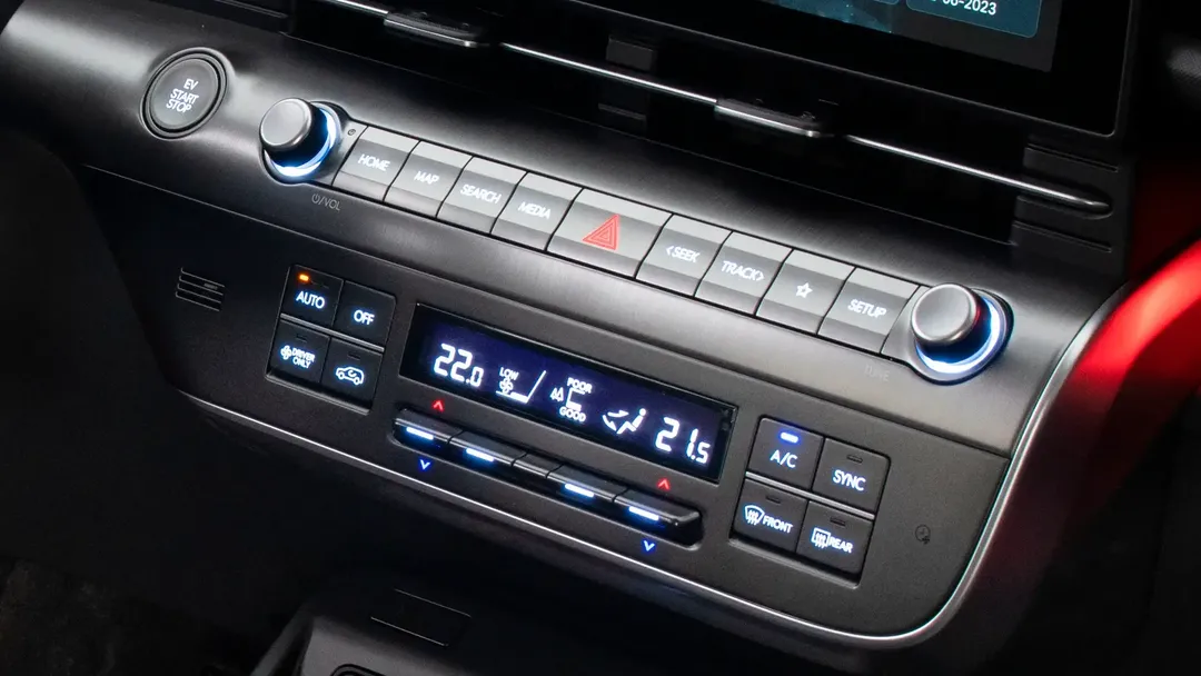 Trong kỷ nguyên gì cũng cảm ứng, Hyundai cam kết sẽ giữ nút bấm vật lý trên xe