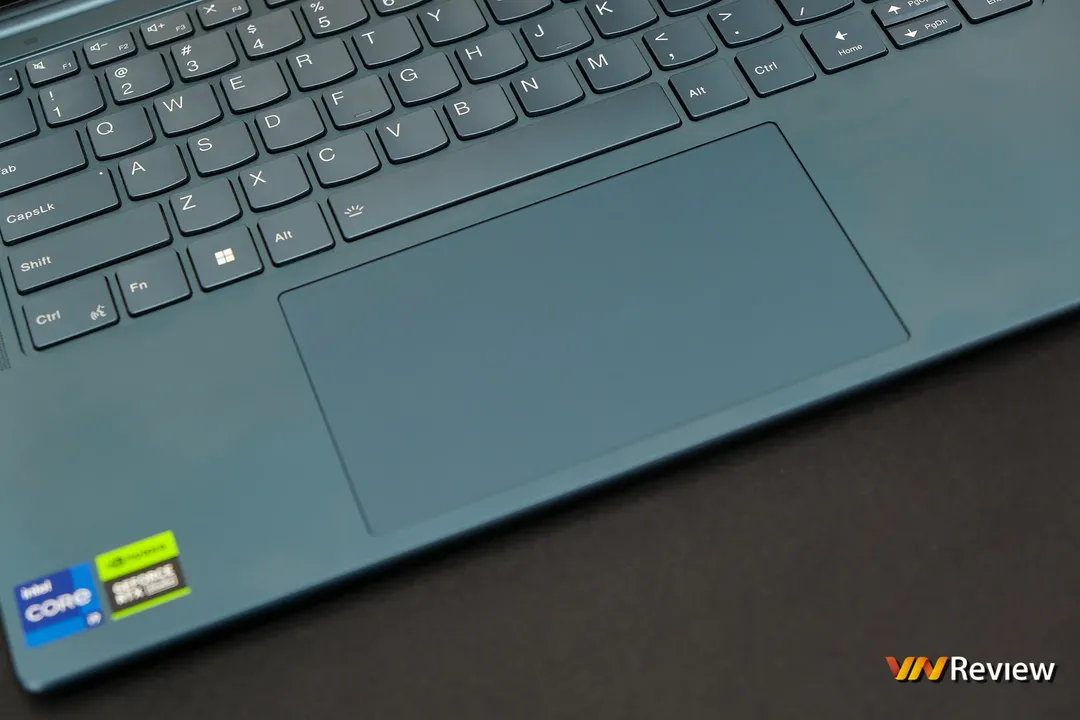 Đánh giá Lenovo Yoga Pro 9i: laptop Windows toàn diện của năm 2023