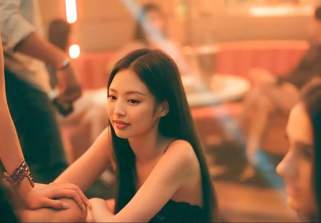 Không chỉ Jennie, nhiều sao K-Pop cũng từng vấp phải chỉ trích khi lấn sân diễn xuất