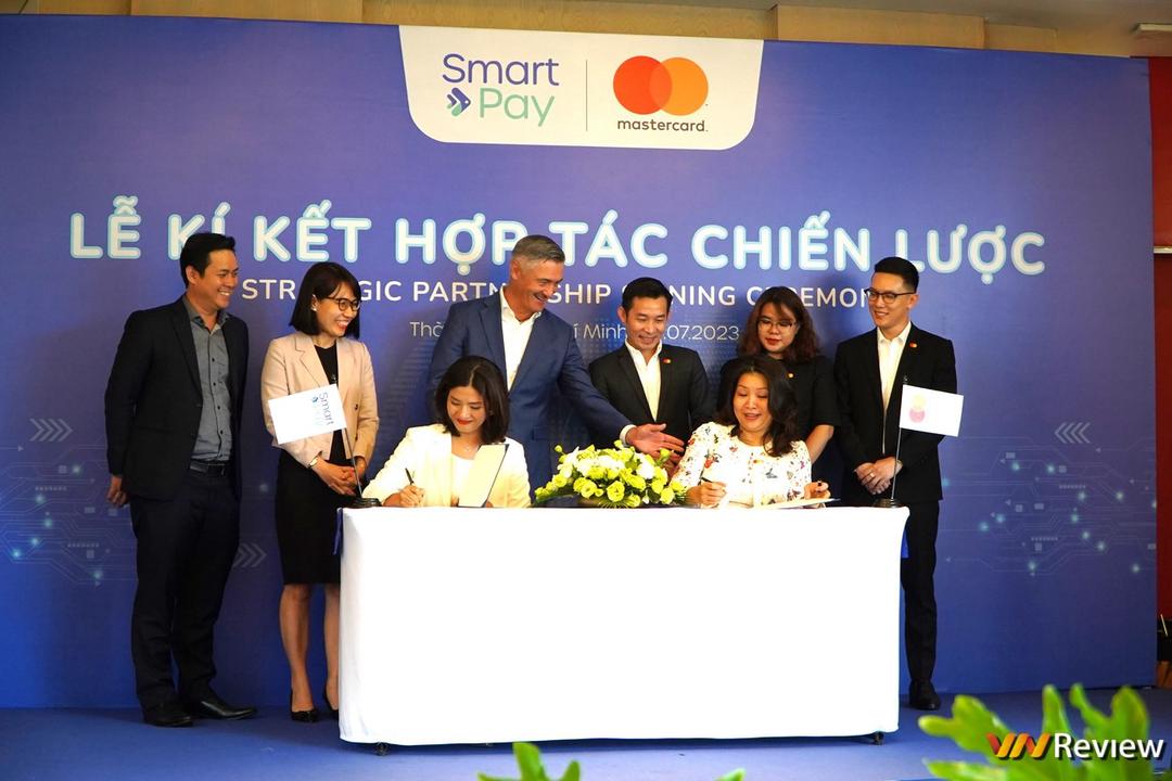 Mastercard hợp tác SmartPay triển khai mã QR Mastercard tới hơn 600.000 địa điểm tại Việt Nam, thúc đẩy thanh toán không tiền mặt