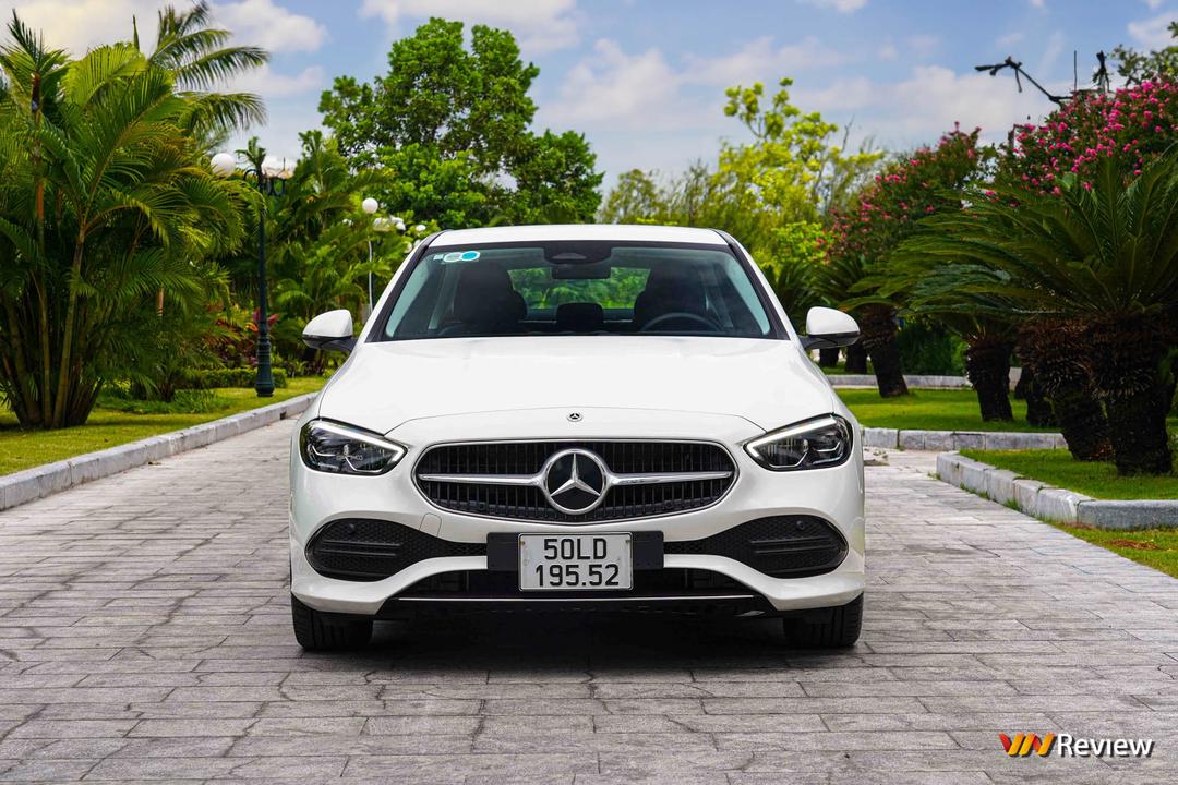 Trải nghiệm Mercedes-Benz C 200 Avantgarde Plus: Cánh cửa bước vào thế giới Mercedes-Benz