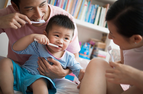 Bố mẹ cần biết  gì về sún răng ở trẻ? Làm sao để tránh bị răng sún?