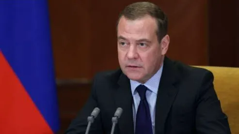 thumbnail - Medvedev đáp trả khi cựu tướng Mỹ đe dọa tấn công Crimea, tiêu diệt Hạm đội Biển Đen