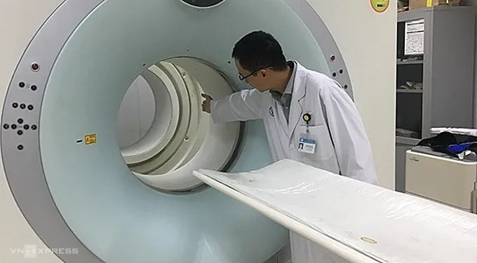 Máy chụp PET CT triệu đô ngừng hoạt động do thiếu thuốc phóng xạ, ai thiệt?