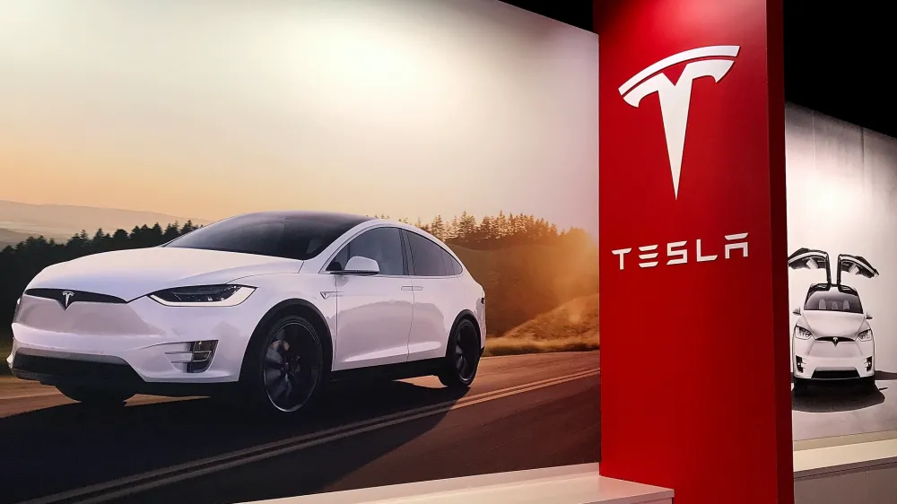 Tesla là thương hiệu ô tô được tìm kiếm nhiều nhất thế giới