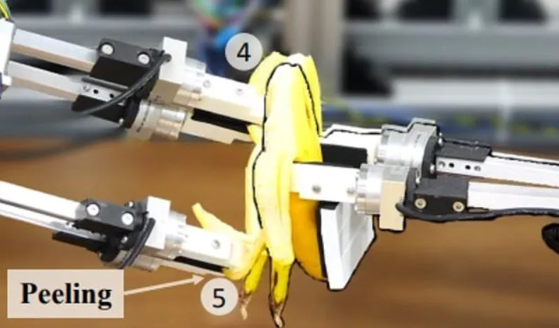 Robot này có thể bóc chuối bằng tay như người