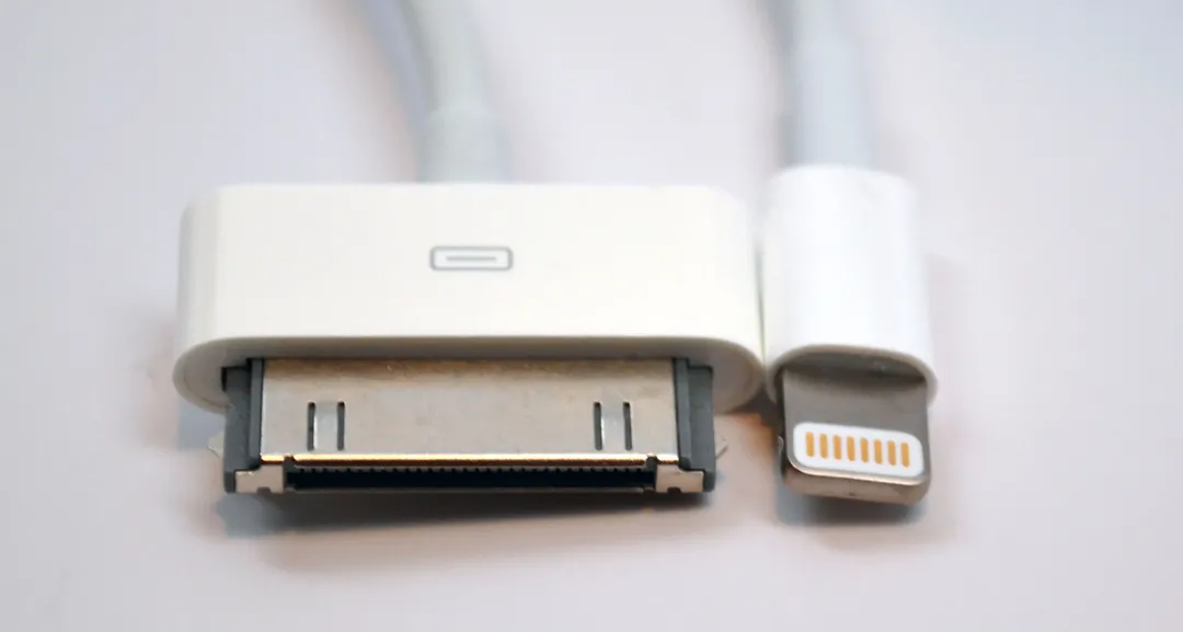 Apple thực sự nên từ bỏ Lightning, giống như đã làm với cổng kết nối 30-pin