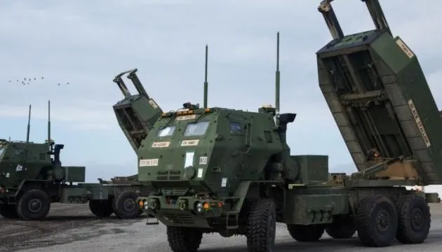 Pháo phản lực dẫn đường HIMARS Mỹ cấp cho Ukraine chính thức tham chiến