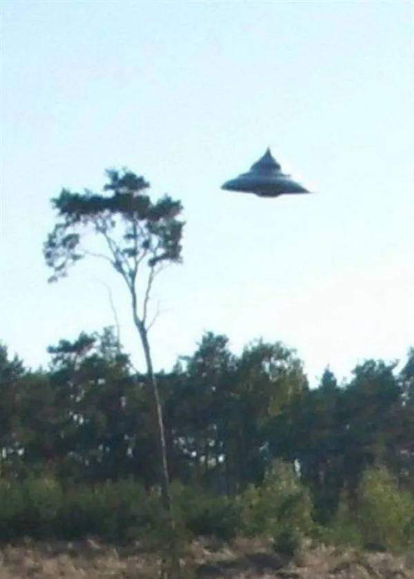 Chụp được bức ảnh UFO rõ nét nhất trong lịch sử, rất giống với UFO được Hoa Kỳ công nhận vào năm ngoái?