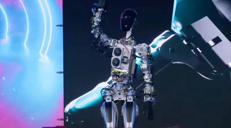 Tesla ra mắt robot hình người giá 20.000 USD, bán ra năm sau