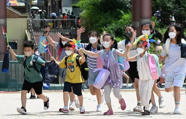 Người dân không chịu sinh con, hàng ngàn trường mẫu giáo ở Hàn Quốc phải đóng cửa 