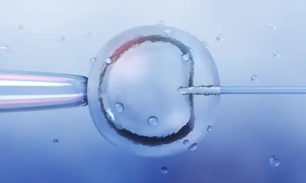 Em bé 3 cha mẹ đầu tiên ở Anh chào đời: DNA của 3 người có thể ngăn di truyền bệnh ti thể