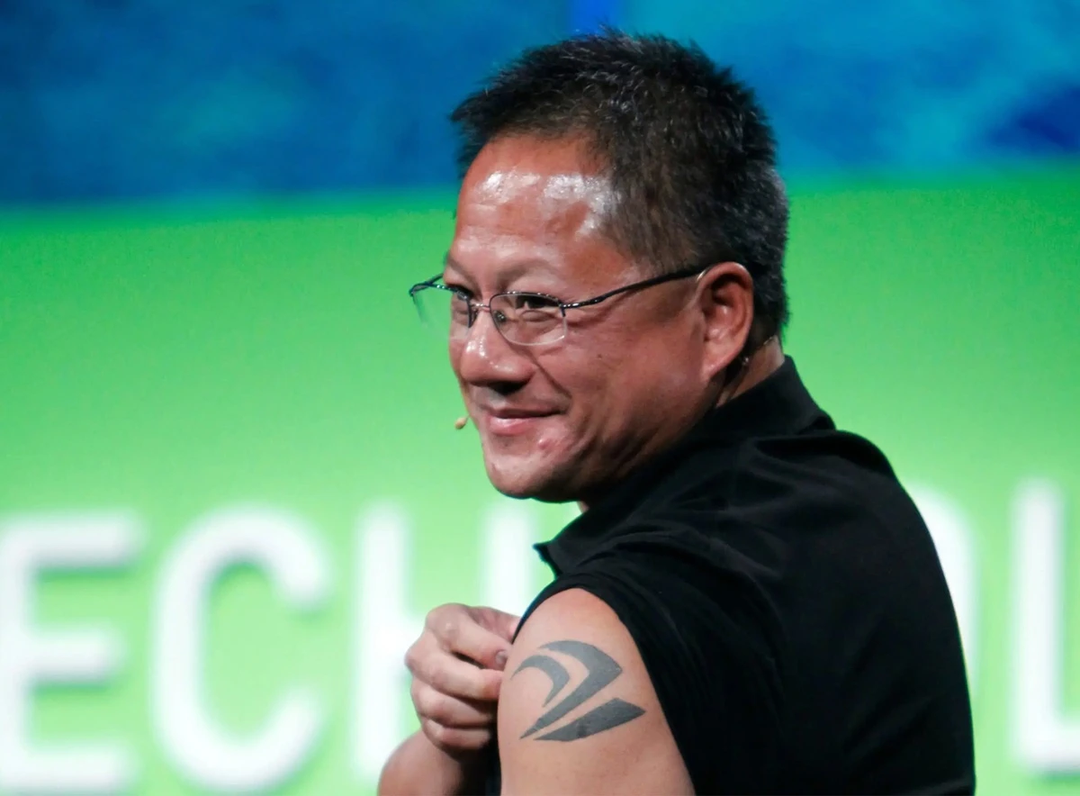 Lý do CEO Nvidia luôn mặc áo da