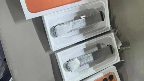 Đặt oder xách tay 2 chiếc ip17 hết 70 triệu nhận được 2 cái cờ lê