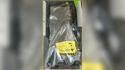 Tá hỏa khi đặt hàng GPU RTX 5080 nhưng mở ra lại hóa thành cục gạch