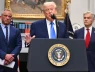 Ông Trump bất ngờ cảnh báo chị em mang thai đừng uống thuốc acetaminophen