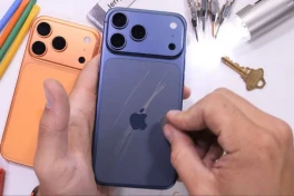 iFixit dùng kính hiển vi, thuê chuyên gia vật liệu tìm ra bản chất khiến iPhone 17 Pro/Max dễ xước đến vậy