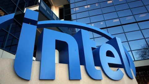 5 năm sau khi bị Apple chia tay, Intel vẫn tiếp tục mời gọi Apple đầu tư