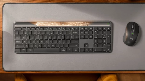 Logitech tung ra bàn phím "phép thuật" không cần sạc điện, chỉ cần để nguyên là máy...tự sạc