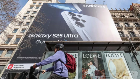 Samsung đang tăng trưởng "mạnh mẽ chưa từng có" tại quê nhà của Sony và Sharp