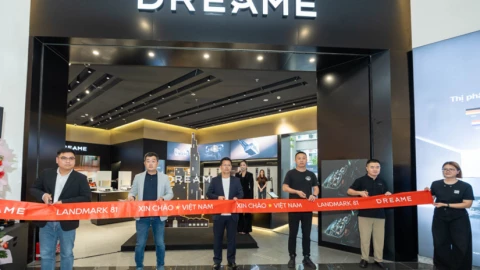 Dreame khai trương cửa hàng flagship đầu tiên tại Landmark 81, ra mắt robot hút bụi lau nhà đầu tiên trên thế giới có khả năng tự động thay giẻ lau