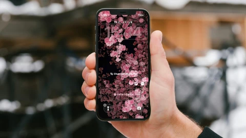 Cách cài hình nền không gian 3D trên iPhone