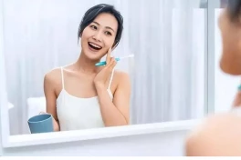 Không đánh răng trước khi ngủ hay ăn sáng: cái nào tệ hại hơn?