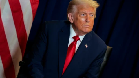 Trump đe dọa áp thuế lên phim ảnh, cả Hollywood "sốt xình xịch"