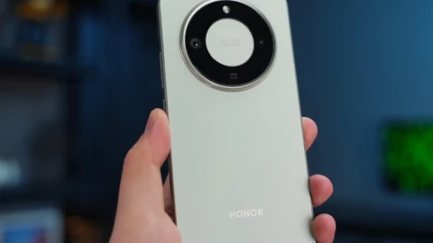 Ba flagship Trung Quốc tính phá giá thị trường sao? "Pin trâu", bộ nhớ 512GB giá gần 7 triệu